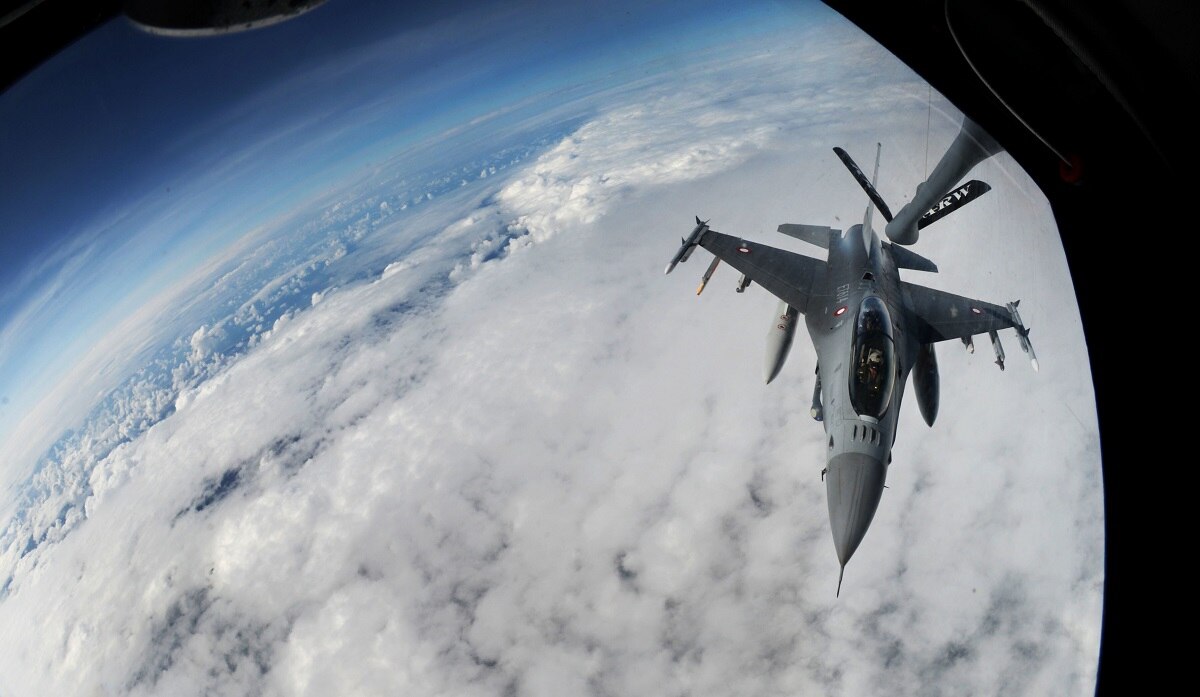 Δανία: Χαμός με F-16 πάνω από τα κεφάλια θεατών (βίντεο)