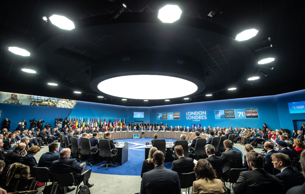 Δημοσκόπηση: Το 51% των Ελλήνων δηλώνουν πως δεν εμπιστεύονται το ΝΑΤΟ