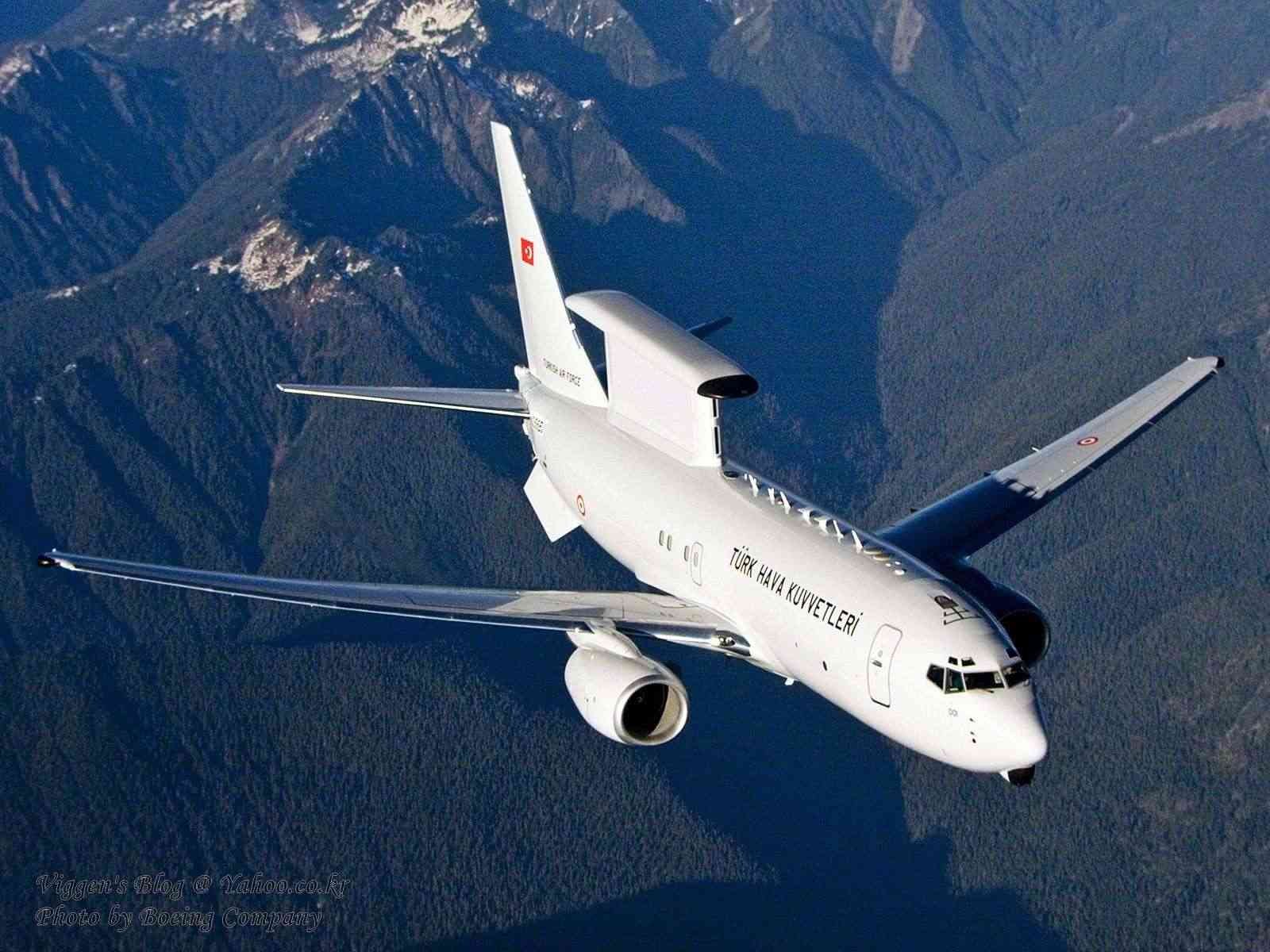 Τουρκικό αεροσκάφος AEW&C πάνω από την Συρία την ώρα των ρωσικών βομβαρδισμών