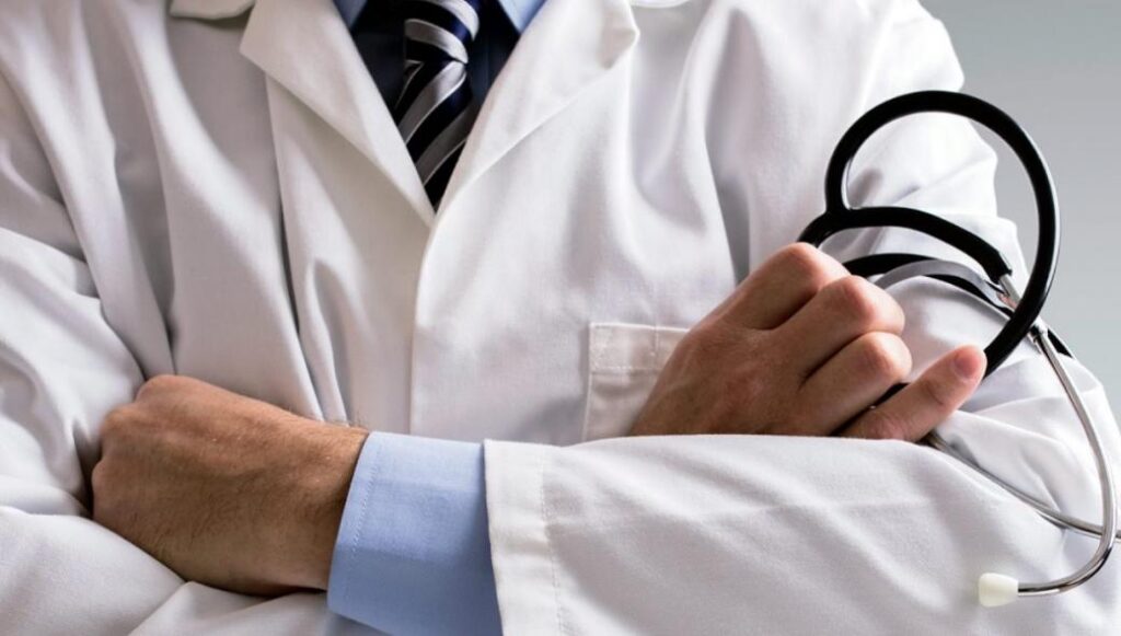 Κρήτη: Πέντε νέες καταγγελίες ανήλικων κοριτσιών για τον ορθοπεδικό – Τον κατηγορούν για ασέλγεια