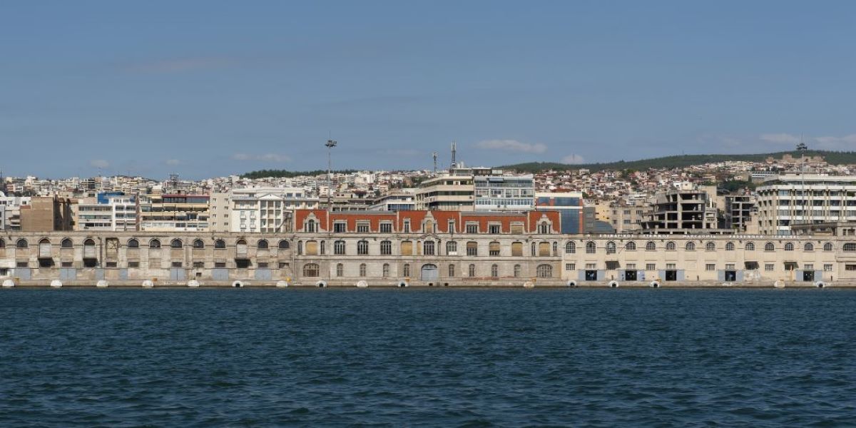 Θεσσαλονίκη: Μικρής έκτασης φωτιά στα γραφεία του ΟΛΘ