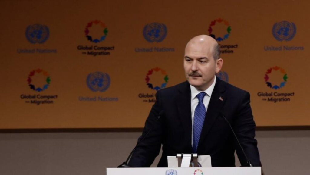 Τούρκος υπουργός Εσωτερικών: «76.358 πρόσφυγες έφυγαν από Αδριανούπολη για Ευρώπη»