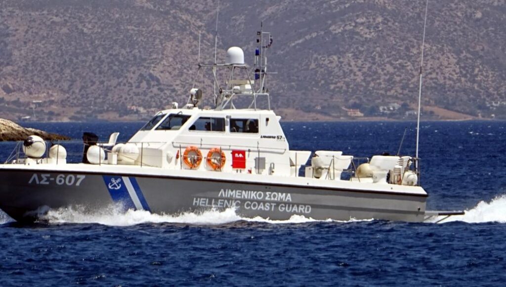Θράσος ΣΥΡΙΖΑ: Ζητά «απαντήσεις από την κυβέρνηση» γιατί σκάφος του ΛΣ περιφρουρεί τα θαλάσσια σύνορα!