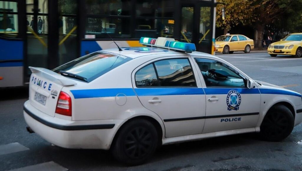 Χειροπέδες σε 19χρονο που διέπραττε διαρρήξεις στην Αγία Βαρβάρα