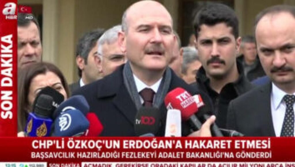 «Πρόσφυγες» αποθεώνουν τον Τούρκο υπουργό Εσωτερικών στα ελληνοτουρκικά σύνορα!