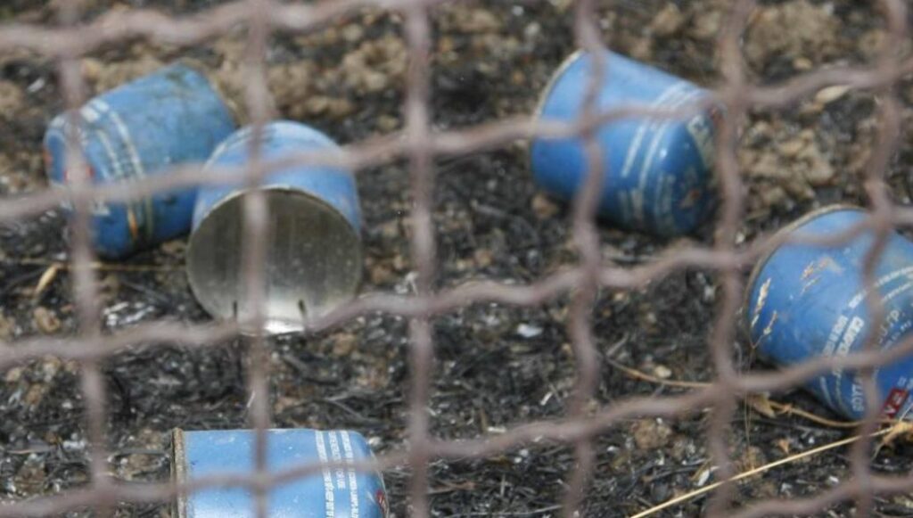 Θεσσαλονίκη: Εμπρηστική επίθεση με γκαζάκια σε τράπεζα