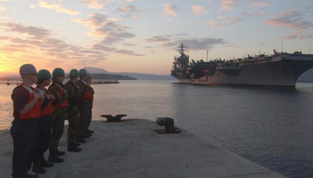 Χανιά: Δεν βγαίνουν στην στεριά τα πληρώματα του αμερικανικού Ναυτικού λόγω κορωνοϊού