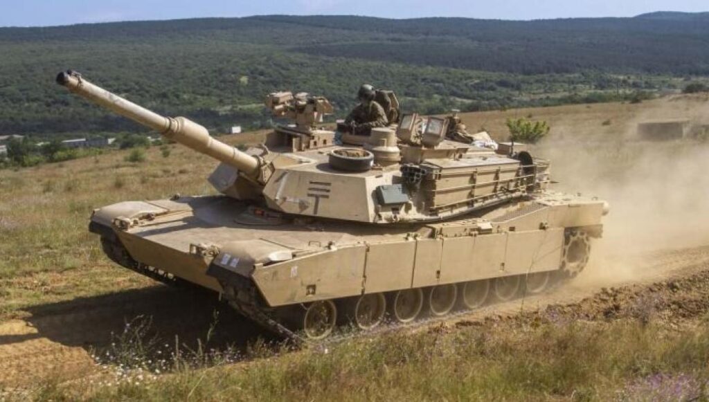 Βίντεο: Αμερικανικό άρμα μάχης Μ1 Abrams άρπαξε φωτιά μέσα σε στρατόπεδο στο Τέξας