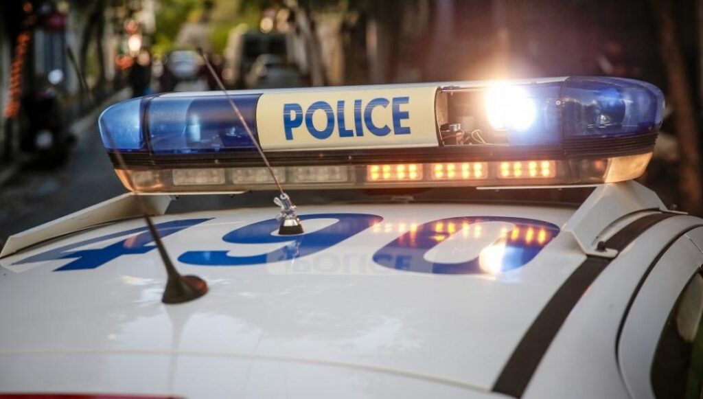 «Ξάφρισε» κοσμήματα αξίας 50.000 ευρώ και τα πούλησε σε ενεχυροδανειστήριο