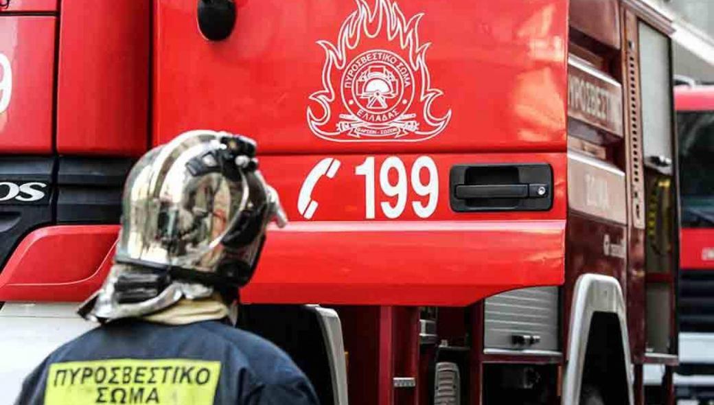 Εθνική Πατρών – Πύργου: Στις φλόγες νταλίκα – Έχει διακοπεί η κυκλοφορία (φώτο – βίντεο)