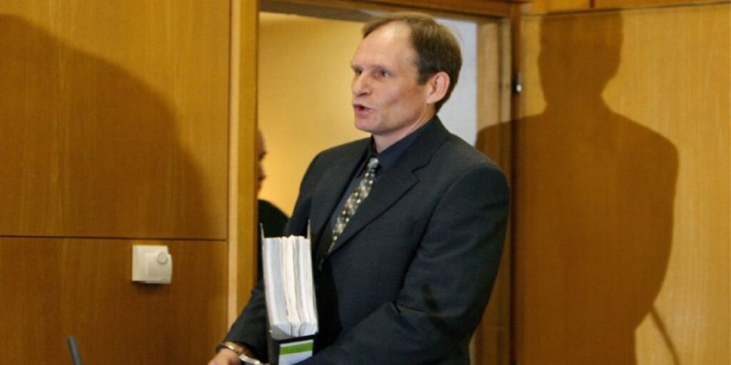 Γερμανία: Οι αρχές επέτρεψαν σε καταδικασμένο κανίβαλο να βγαίνει από τη φυλακή για… βόλτες