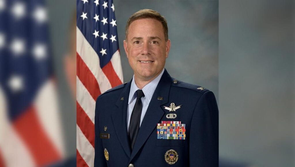 Θάνατος «μυστήριο» του διοικητή της 21ης Πτέρυγας της διαστημικής δύναμης των ΗΠΑ