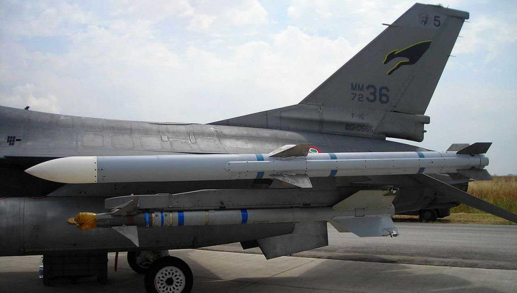 AIM-120: Ο καλύτερος «φίλος» των μαχητικών – Ο πύραυλος που άλλαξε τα δεδομένα στις εναέριες μάχες (φώτο – βίντεο)