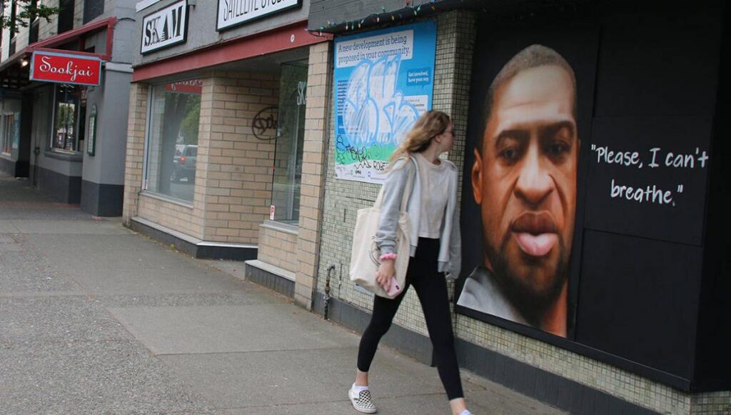 Σφοδρή επίθεση ΗΠΑ σε Κίνα: Εκμεταλλεύεστε με τον πιο απεχθή τρόπο το θάνατο του Τζορτζ Φλόιντ