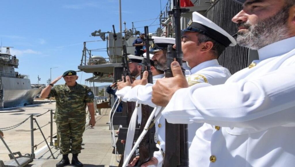 Επίσκεψη του Αρχηγού ΓΕΕΘΑ στο Αρχηγείο Στόλου (φώτο)