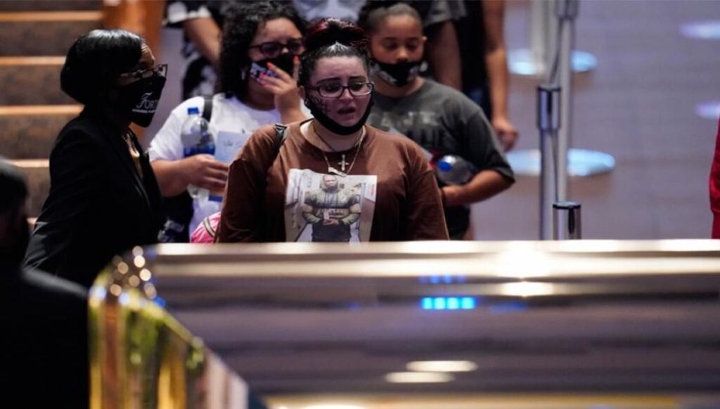 ΗΠΑ: Στο Χιούστον η σορός του Φλόιντ – Την Τρίτη η κηδεία του (βίντεο)
