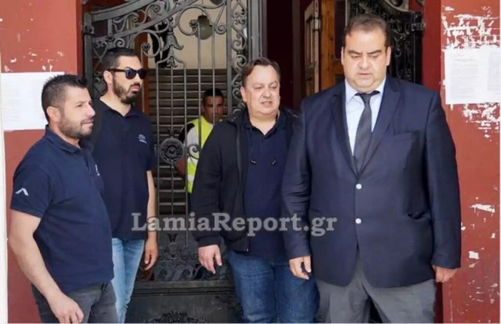 Λαμία: Στον εισαγγελέα για τους τσιγγάνους που δεν φοράνε μάσκα στα λεωφορεία και δεν κόβουν και εισιτήριο