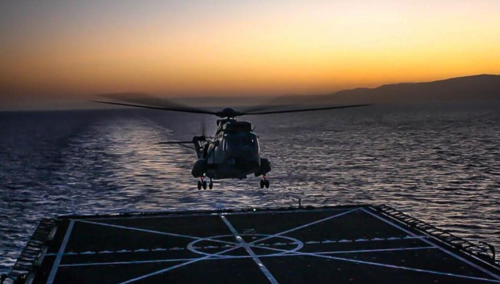 Επεισόδιο στα ανοιχτά της Λιβύης: Τουρκικά πολεμικά πλοία απείλησαν το ελικόπτερο της ελληνικής φρεγάτας «ΣΠΕΤΣΑΙ»