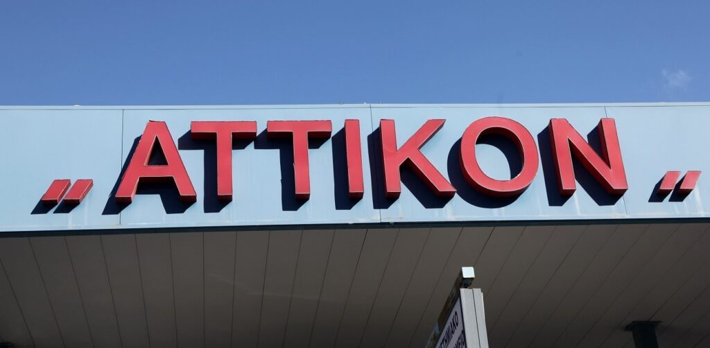 Νοσοκομείο Αττικόν: Παρέμβαση «Ρουβίκωνα» για τους καρκινοπαθείς