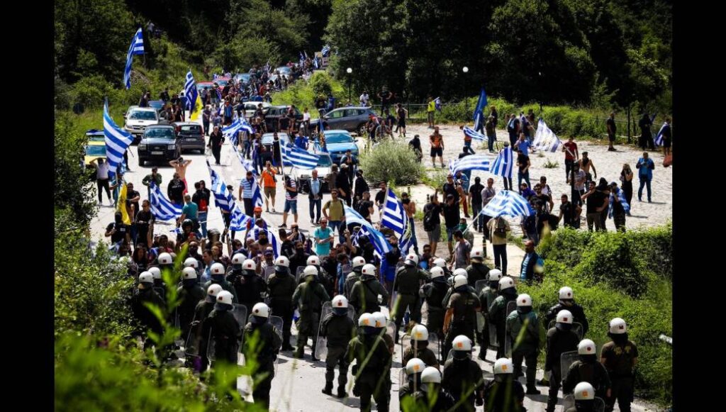 Το μνημείο που στήθηκε στο Πισοδέρι, η αντίδραση του ΣΥΡΙΖΑ & των φιλοσκοπιανών της Φλώρινας