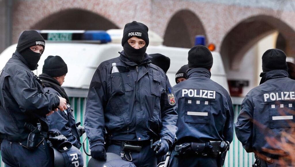 Γερμανία: Συνελήφθη Σύρος «κατατρεγμένος» γιατρός – Βασάνιζε μέχρι θανάτου κόσμο