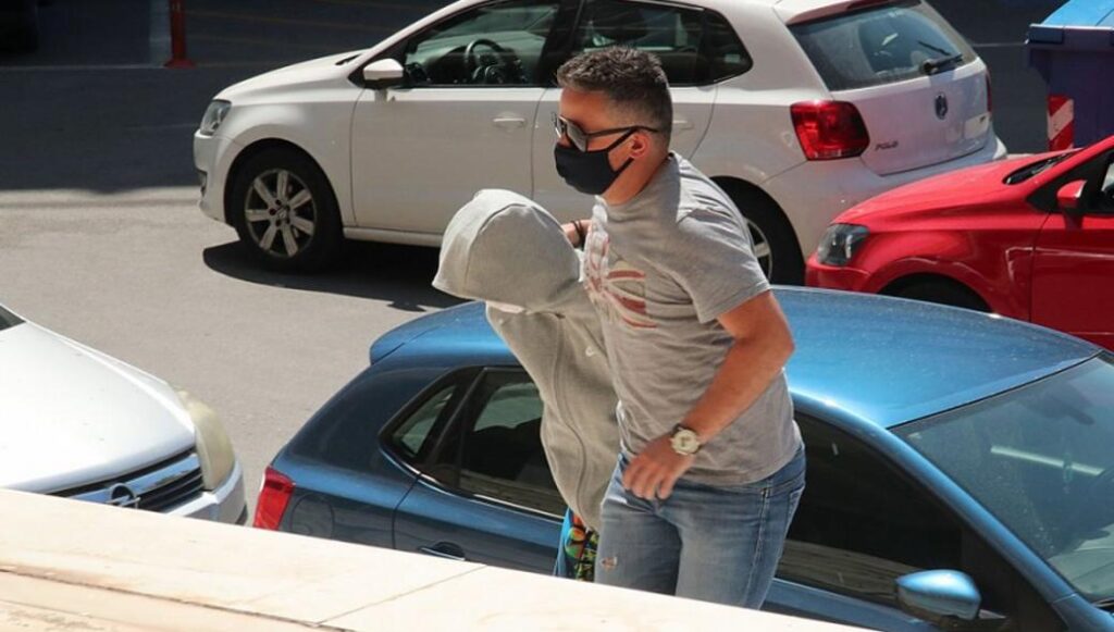 Αρπαγή ανήλικης – Δικηγόρος 33χρονης: «Όσο ήταν μαζί γελούσαν και έπαιζαν κι απλώς έβαλαν λίγο ρουζ»
