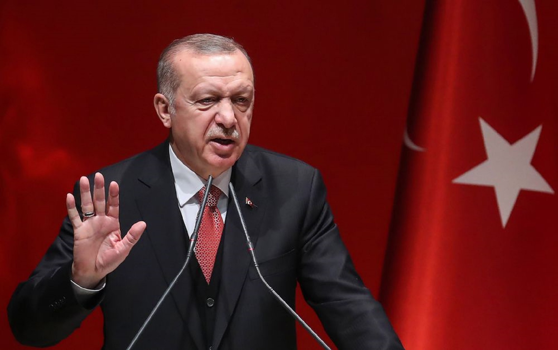 Bloomberg: «Οι φιλοδοξίες του Ρ.Τ.Ερντογάν για την Λιβύη δεν περιορίζονται πλέον στην προστασία του Σαράζ»