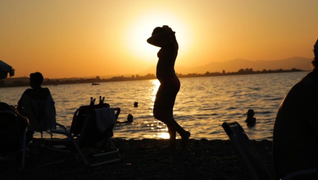 Χανιά: Άνδρας… χαϊδευόταν επιδεικτικά μπροστά σε λουόμενες σε παραλία