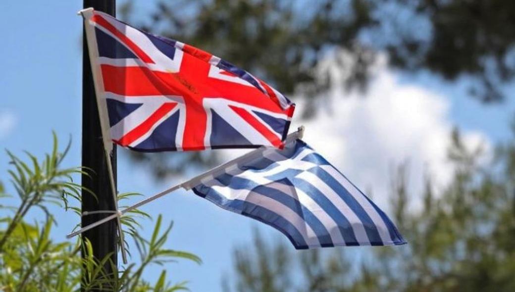 Βρετανία: «Οι Άγγλοι τουρίστες θα μπορούν να κάνουν διακοπές στην Ελλάδα»