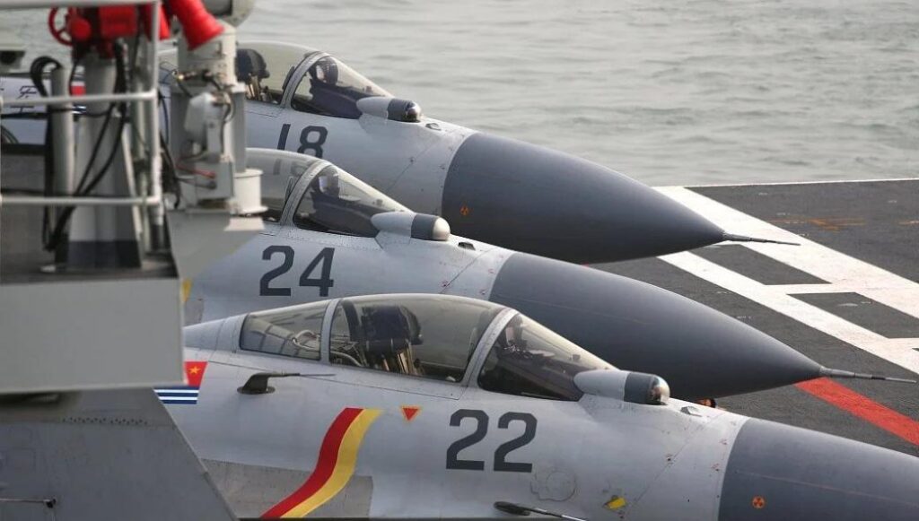 Κινεζικό Ναυτικό: Ξεκίνησαν οι δοκιμές των μαχητικών J-15 από το CNS Shandong