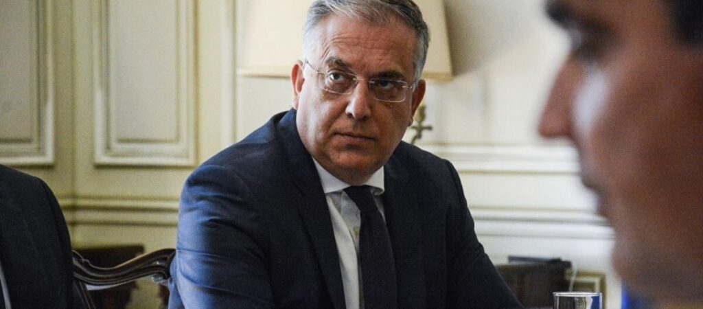 Θα δίνουν πανελλήνιες οι αλλοδαποί για να πάρουν την ελληνική ιθαγένεια