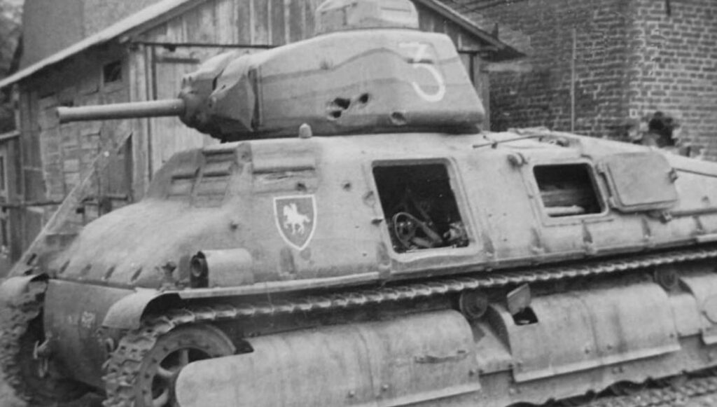 Παρίσι: Πρόβες για την αυριανή παρέλαση με το θρυλικό SOMUA S35