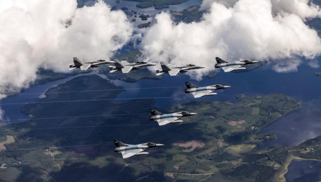 Φινλανδία: Κοινές ασκήσεις με γαλλικά Mirage 2000