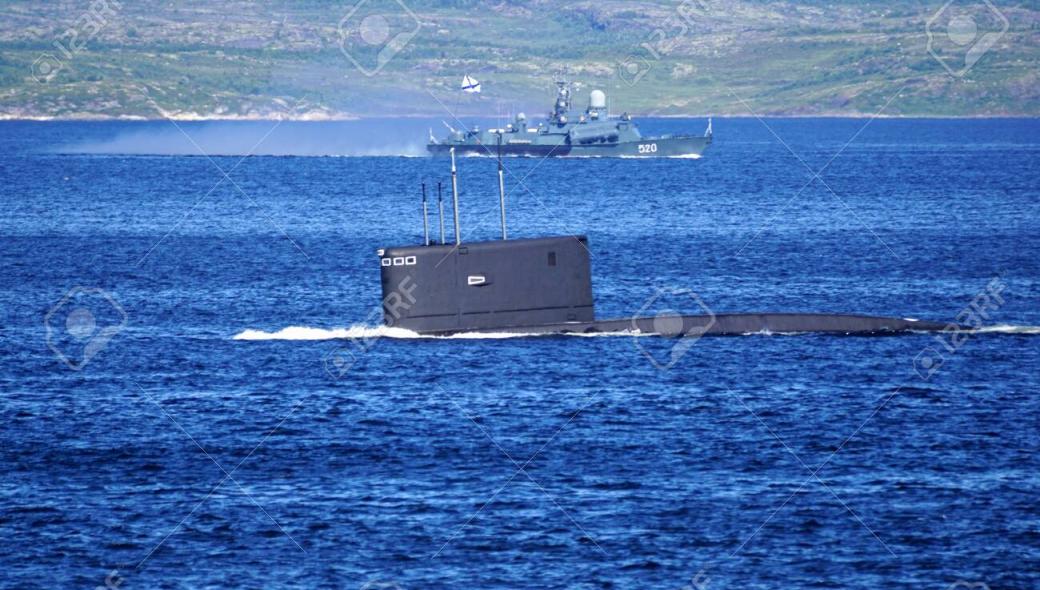 Ρωσικό υποβρύχιο μια «ανάσα» από τις ακτές της Βρετανίας: Κατευθύνεται στην Βαλτική