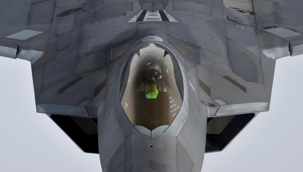 Η «αναγέννηση» των F-22 Raptor με αναβαθμίσεις και νέα όπλα