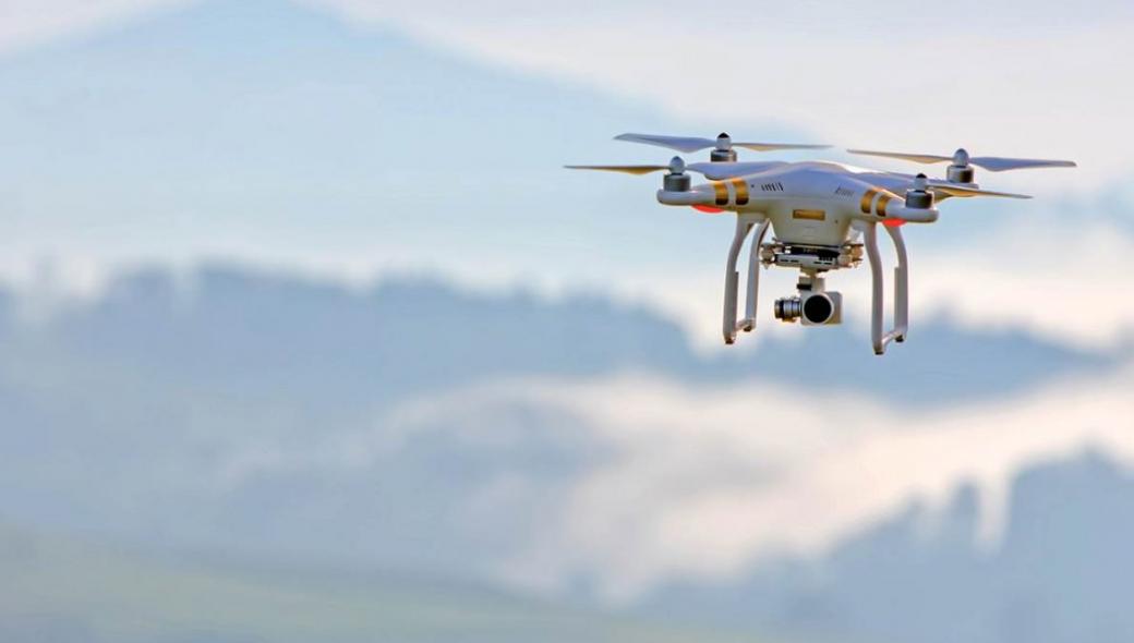 AΠΘ: «Η Ελλάδα θα κατασκευάσει drones με λειτουργία σμήνους μαζικής προσβολής»