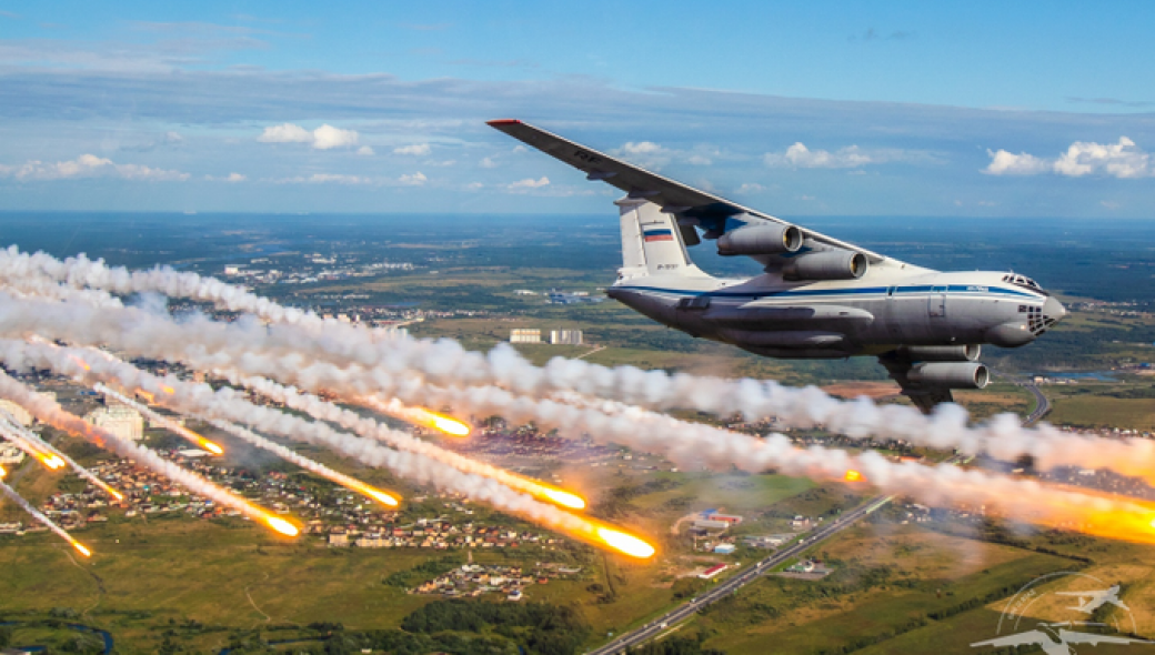 Αεροσκάφη Il-76MD εξαπολύουν σύννεφο θερμοβολίδων (βίντεο)