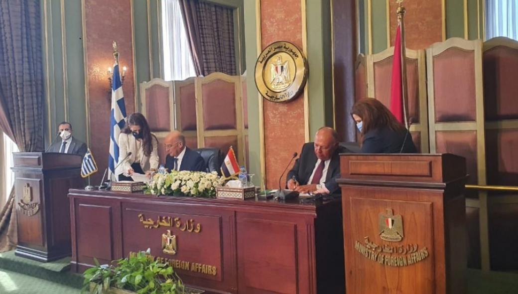 Υπογράφηκε η συμφωνία για ΑΟΖ μεταξύ Ελλάδας και Αιγύπτου