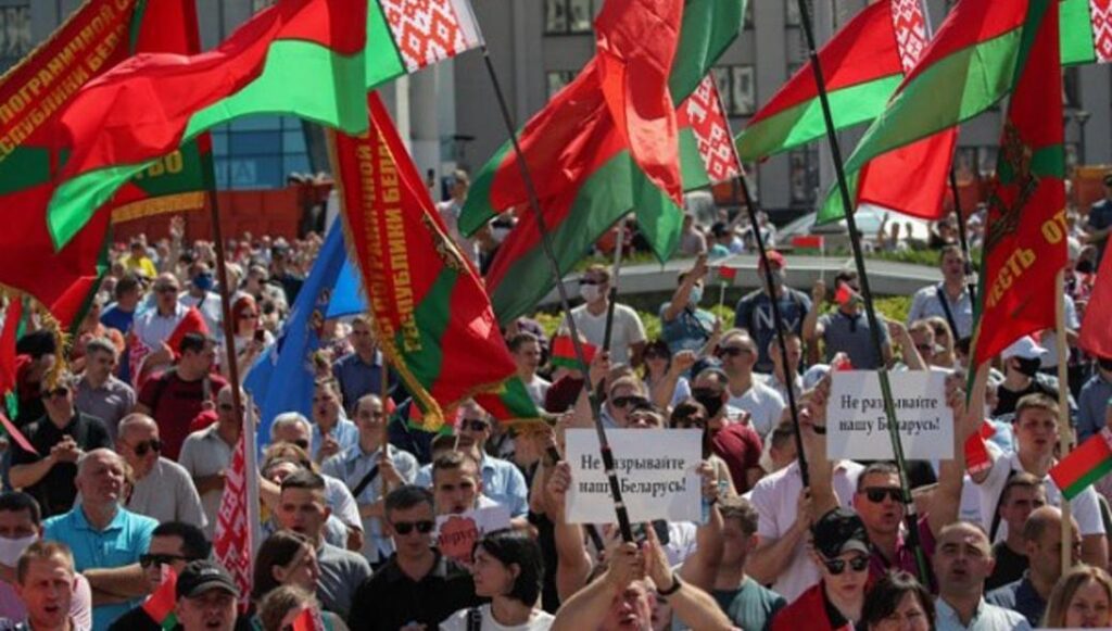 Λευκορωσία: Ανάπτυξη στρατιωτικών της δυνάμεων