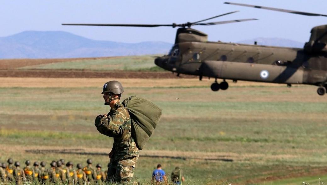 Απονεμήθηκαν τα πτυχία αλεξιπτωτιστή στους μαθητές των ΣΣΕ – ΣΣΑΣ – ΣΜΥ (φώτο)