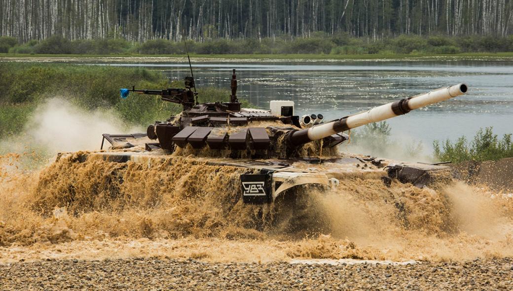 Ρωσία – Διάθλο αρμάτων μάχης: T-80U ζωγράφισε πίνακα με το… πυροβόλο του!