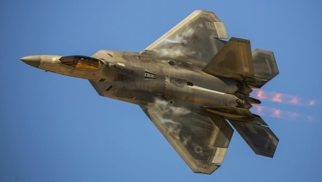 Οι ΗΠΑ αναβαθμίζουν τα F-22 Raptor