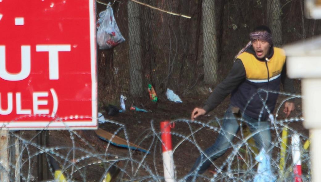 Έβρος: Τούρκοι στρατιώτες προωθούν παράνομους μετανάστες στην Ελλάδα – Δείτε φωτογραφίες-ντοκουμέντο