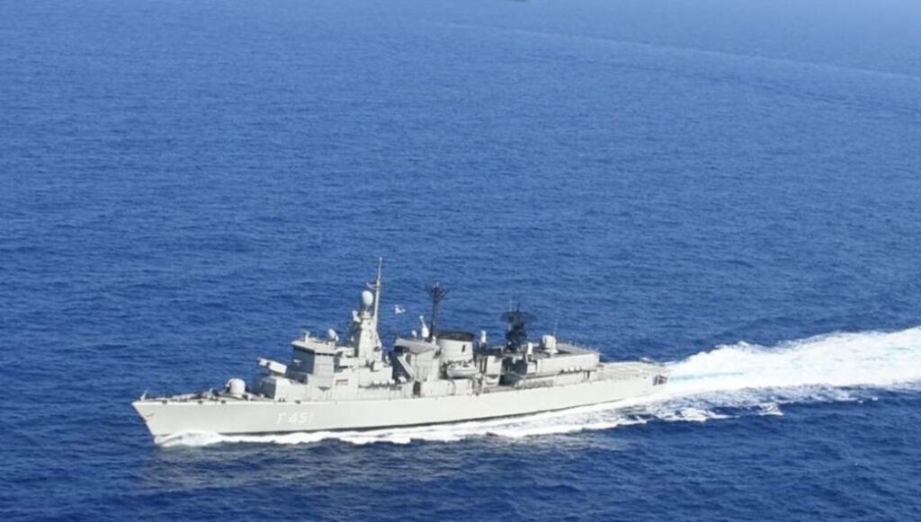 Προκαλεί ξανά η Τουρκία – Τουρκική φρεγάτα στα ανοιχτά του Καστελόριζου