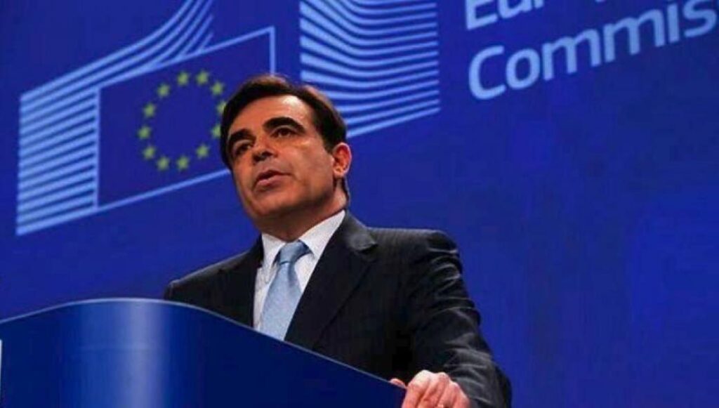 Η Κομισιόν έτοιμη να βοηθήσει την Ελλάδα για τη φωτιά στο ΚΥΤ της Μόριας στη Λέσβο