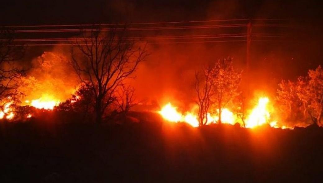Παράνομοι μετανάστες πυροδότησαν δεκάδες εστίες φωτιάς στο ΚΥΤ της Μόριας στη Λέσβο «Βίντεο»