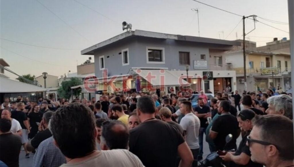 Ξύλο & χημικά από τις δυνάμεις ασφαλείας σε Έλληνες στο Τυμπάκι