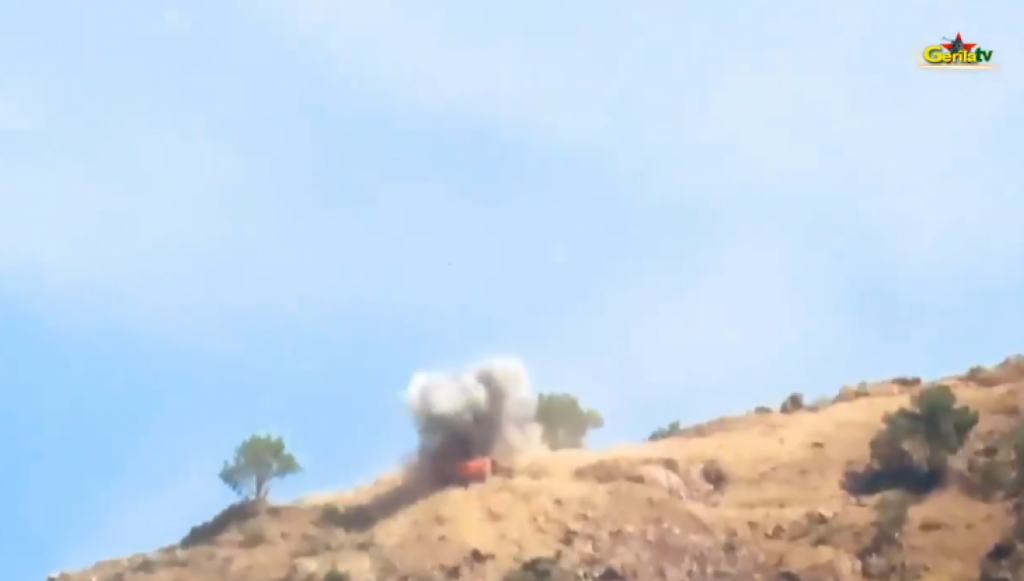 Οι Κούρδοι τίναξαν στον αέρα τουρκικό εκσκαφέα που έχτιζε οχυρό (βίντεο)