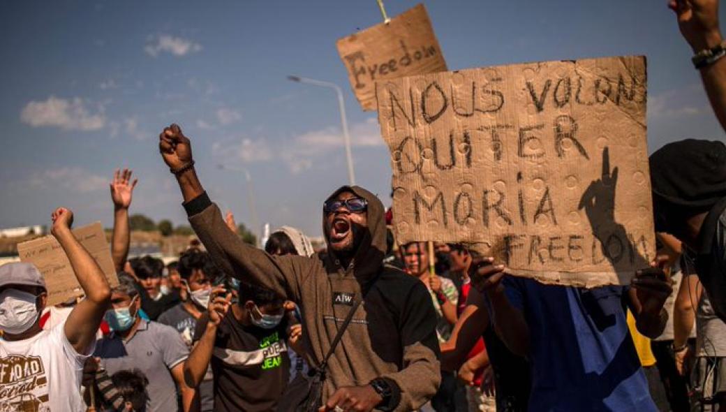 Νέα εξέγερση παράνομων μεταναστών στην Λέσβο: Εκκενώθηκε o δρόμος  Μυτιλήνης-Θέρμης