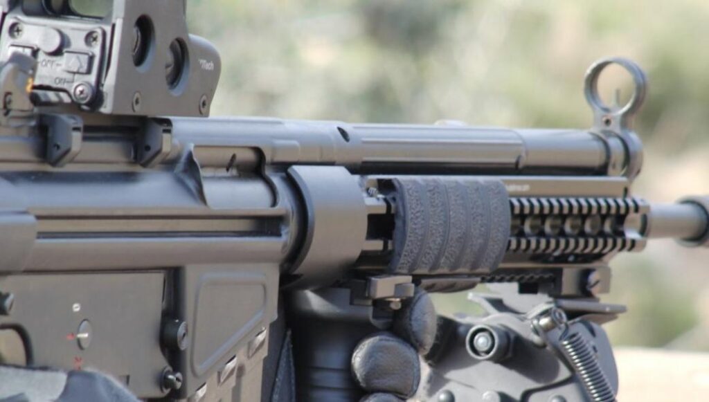 Έρχεται ο αντικαταστάτης του G-3 στον ΕΣ